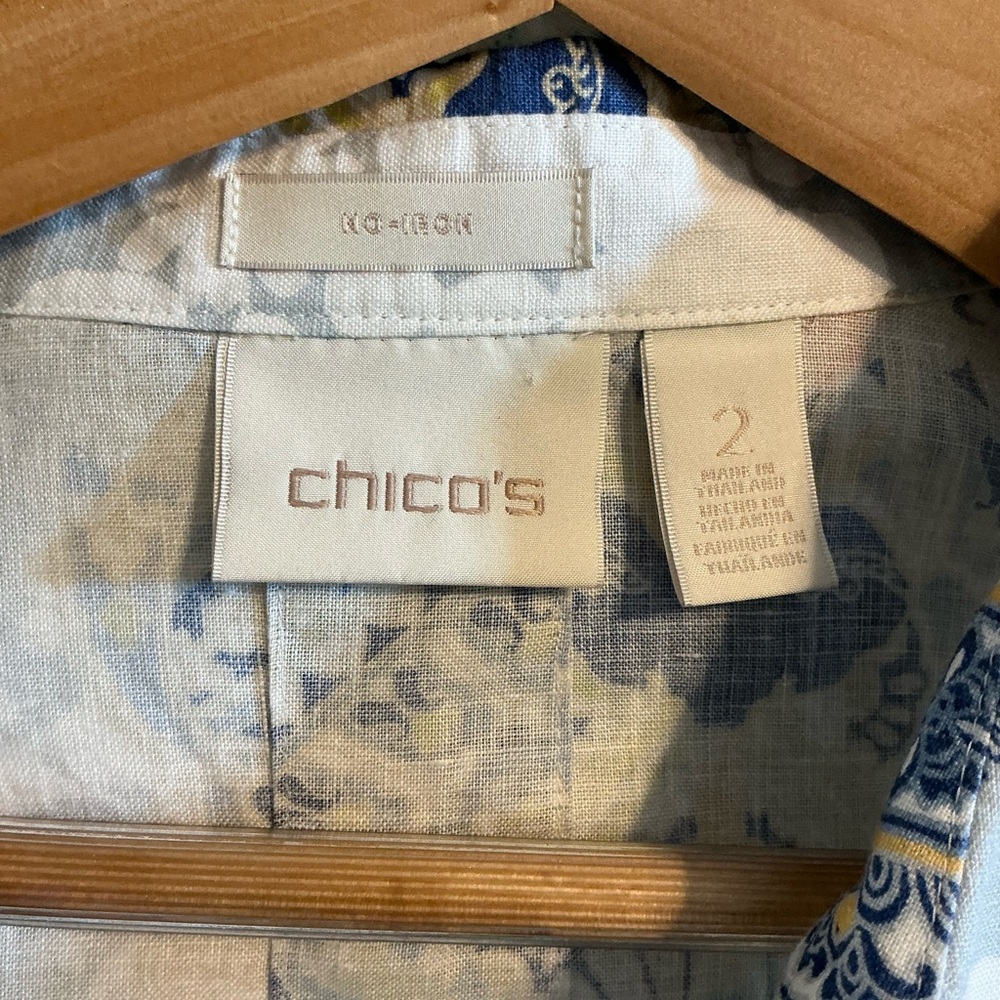 Chico's 100% linen Blue,‎ Coral , Cream Paisley Floral Button-Down Shirt size 12 - Picture 5 of 10